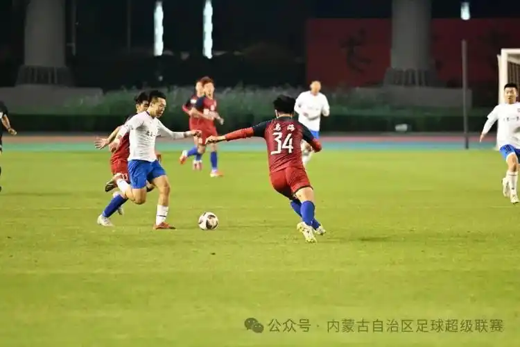 埋进腿间舌头使劲舔动态图